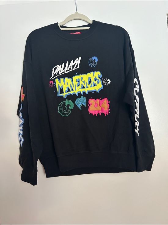 Mitchell & Ness Sweaters - Mitchell & Ness Dallas Maverick Slap Sticker Pullover Sweatshirt